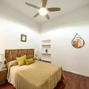 apartamentos-malaga-centro-29015.hotelsinnerja.org/